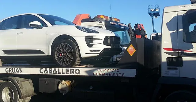 Grúas Caballero asistencia en carretera 4
