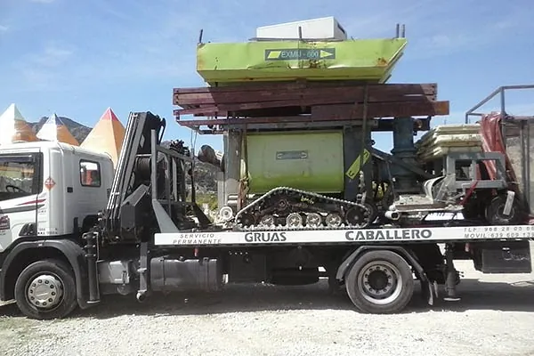 Grúas Caballero Transporte de maquinaria 3